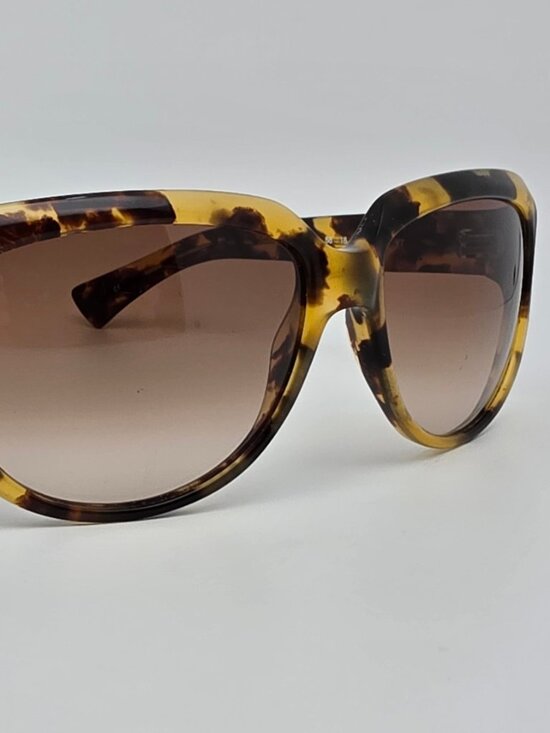 Vera Wang V210 Tokyo Tortoise Frame Light Brown Gradient Lens Sunglasses Italy main image 10